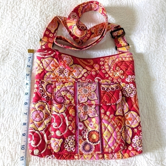 VERA Bradley Crossbody Hipster in Raspberry Fizz NWOT - Picture 6 of 8